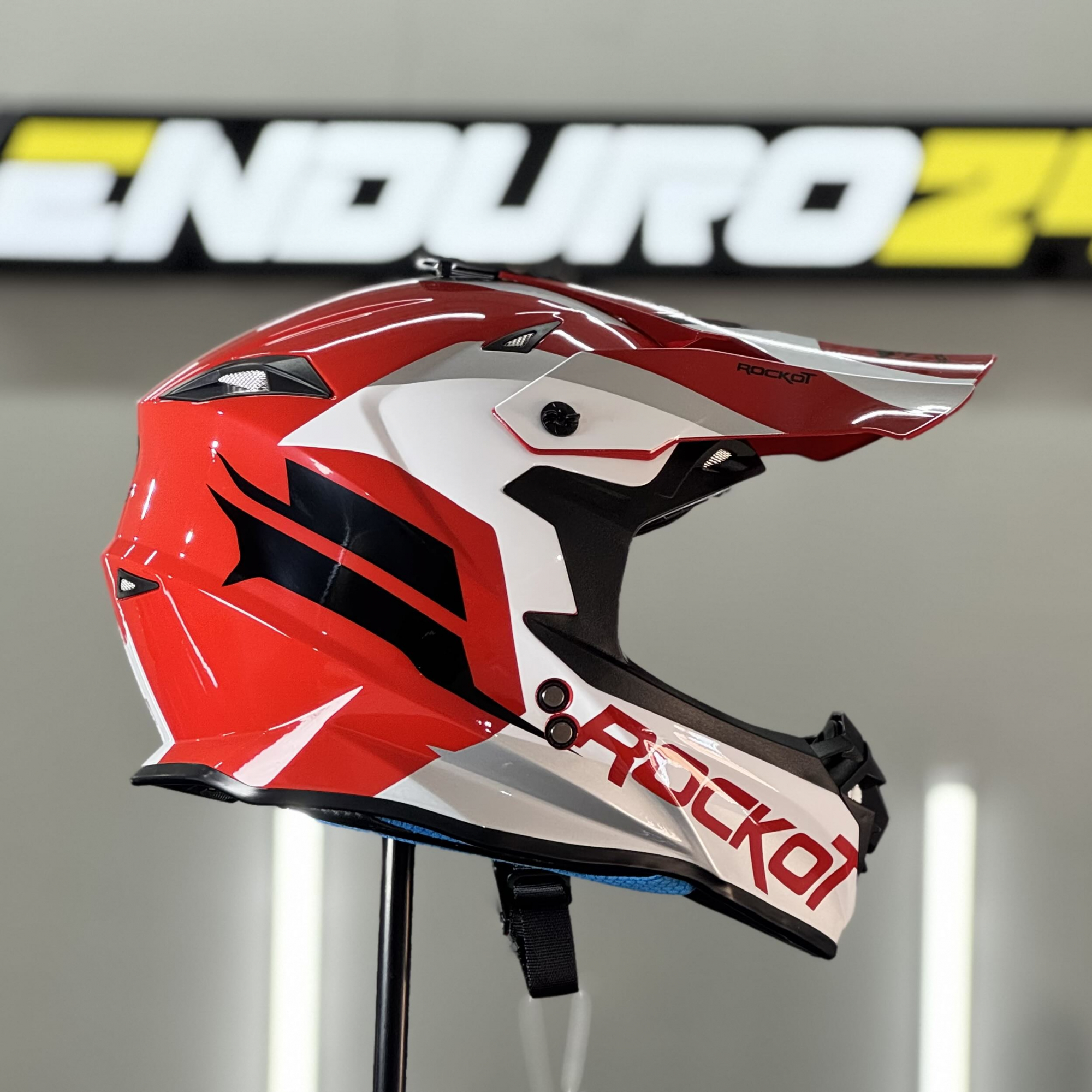 Шлем кроссовый ROCKOT RM-217 Crimson GL (S)  (красный/белый/серый глянцевый)