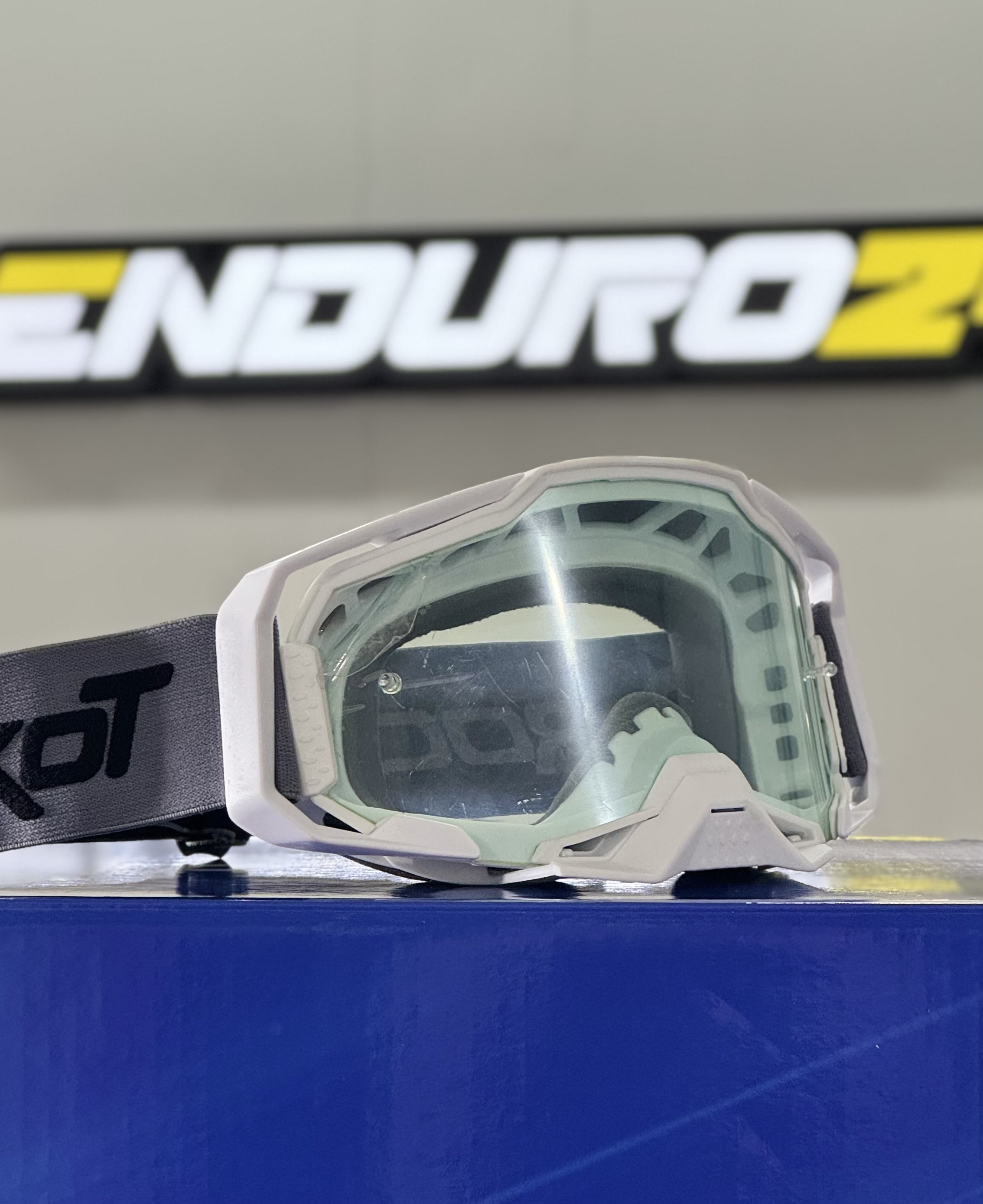 Очки кроссовые ROCKOT RM-147 (белые)